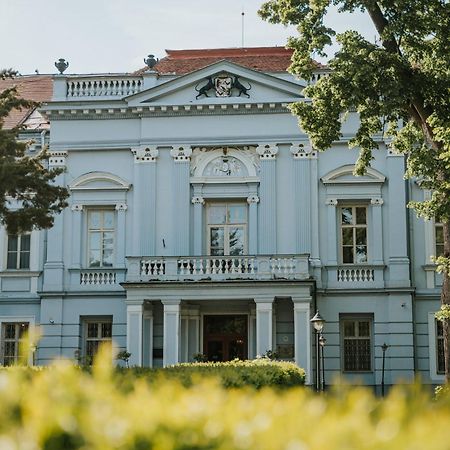 Hotel Kastiel Mojmírovce 외부 사진