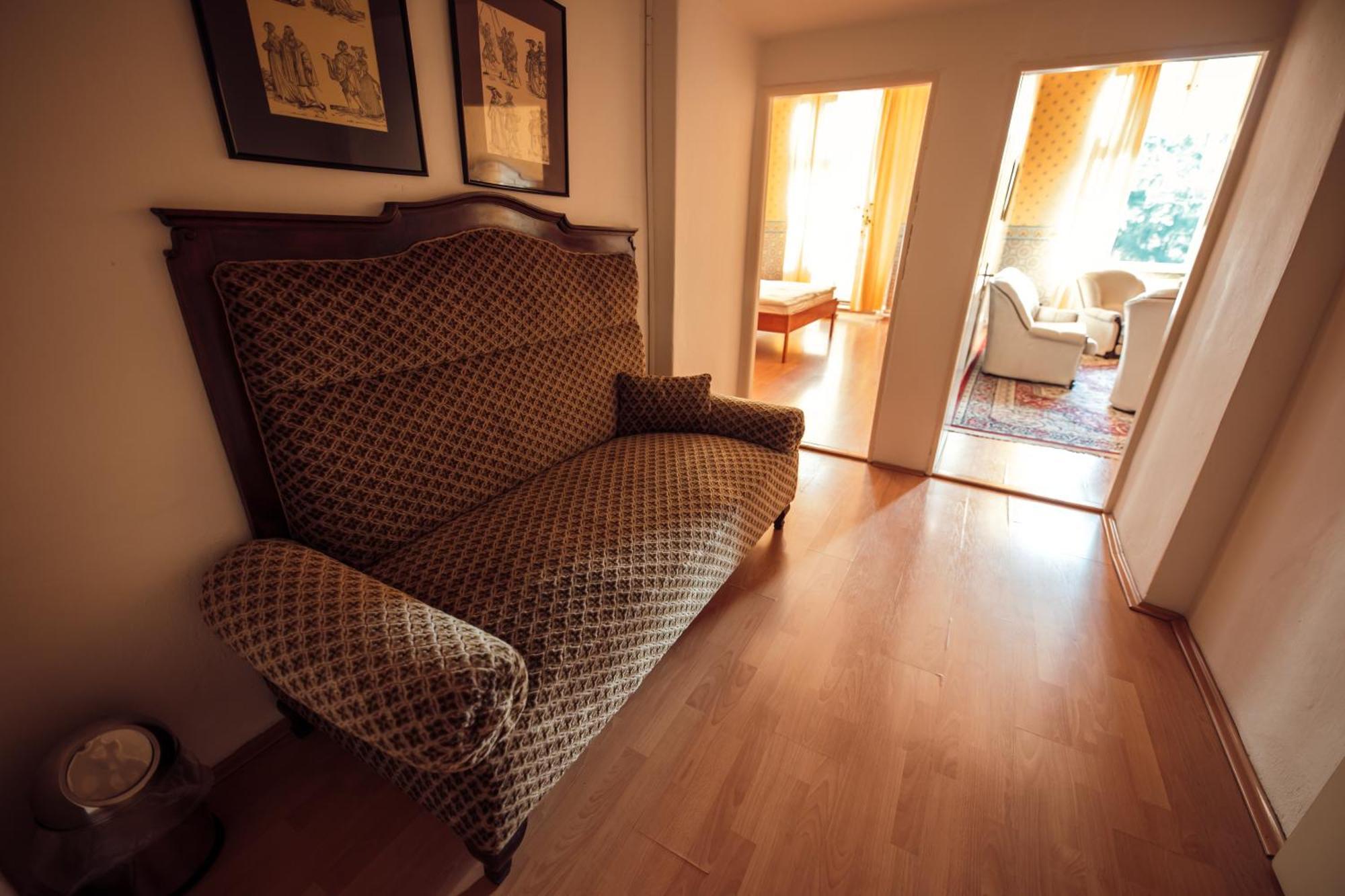 Hotel Kastiel Mojmírovce 외부 사진