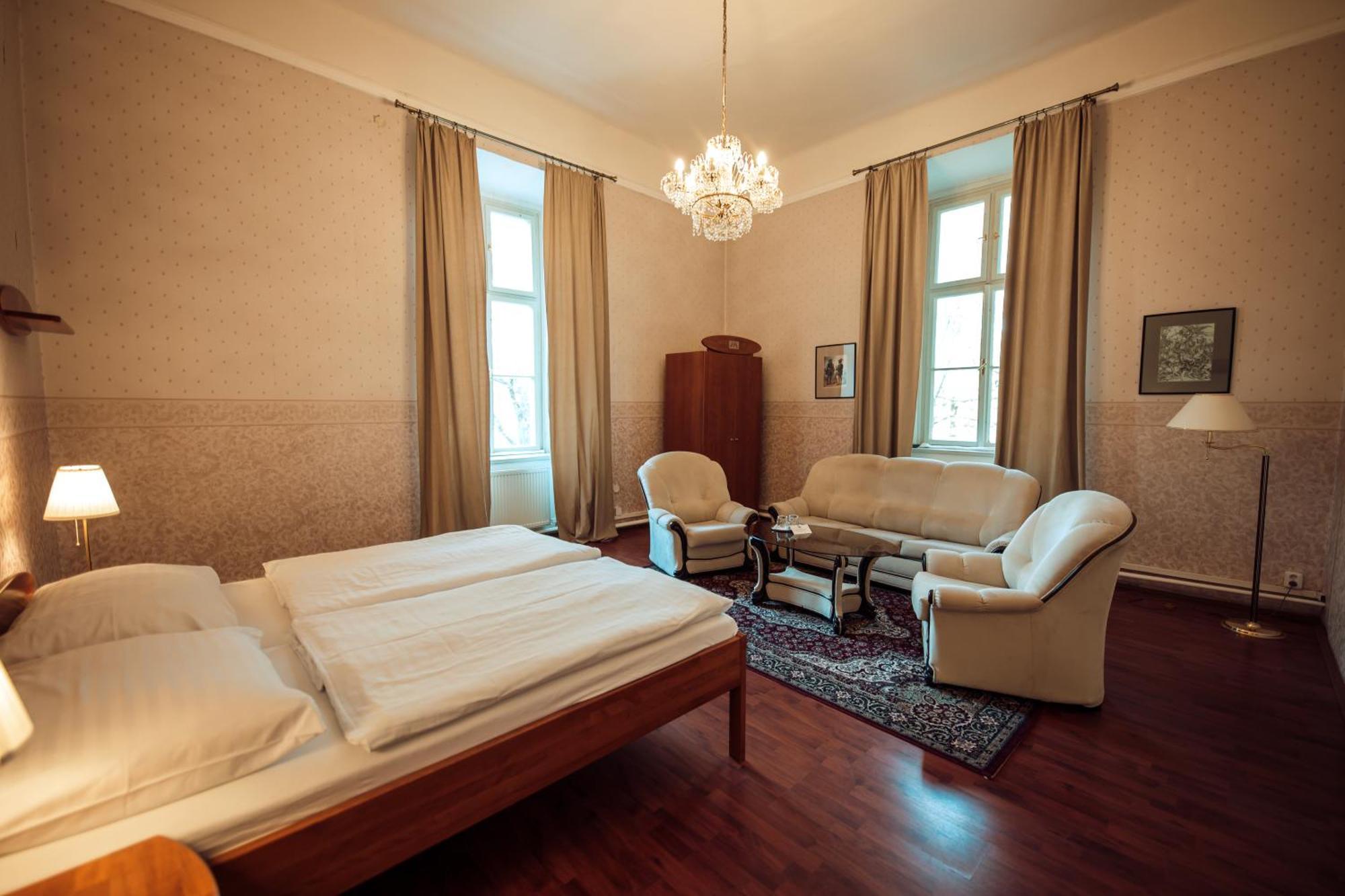 Hotel Kastiel Mojmírovce 외부 사진