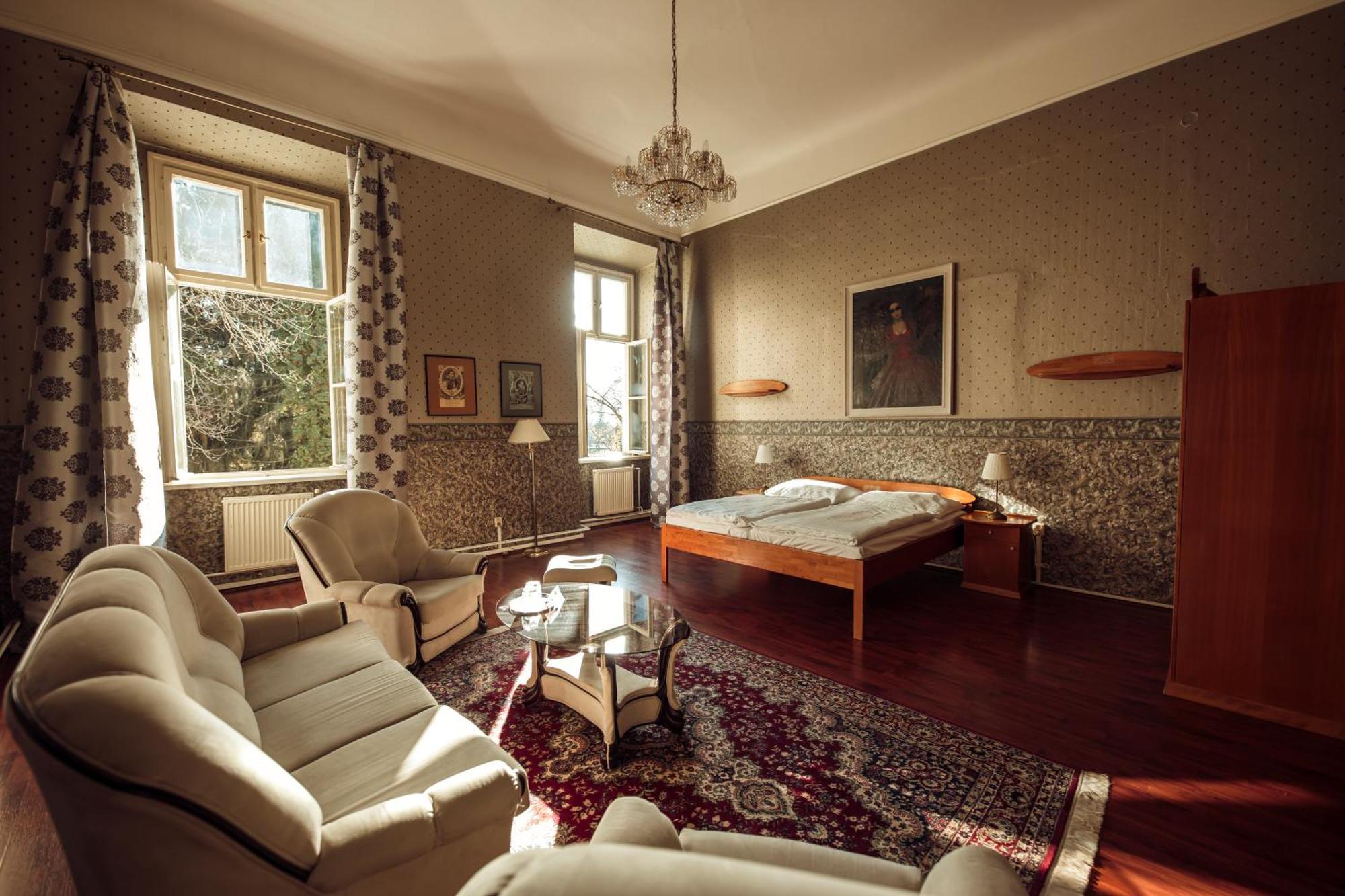 Hotel Kastiel Mojmírovce 외부 사진