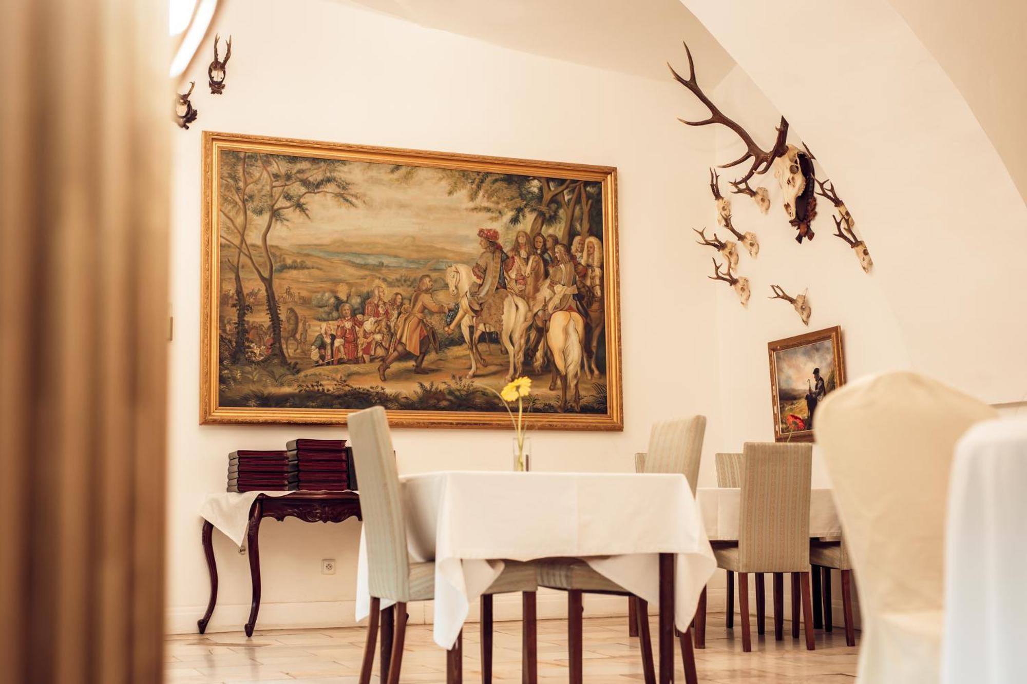 Hotel Kastiel Mojmírovce 외부 사진