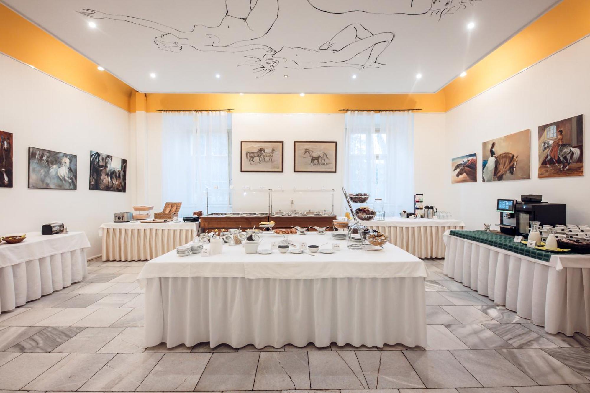 Hotel Kastiel Mojmírovce 외부 사진